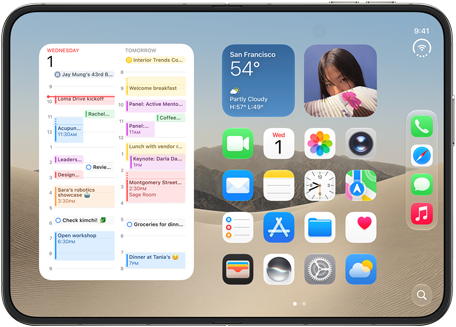iPhone Duo, abierto en posición horizontal, el lado izquierdo muestra el widget de Calendario, el lado derecho muestra la pantalla de inicio de iOS